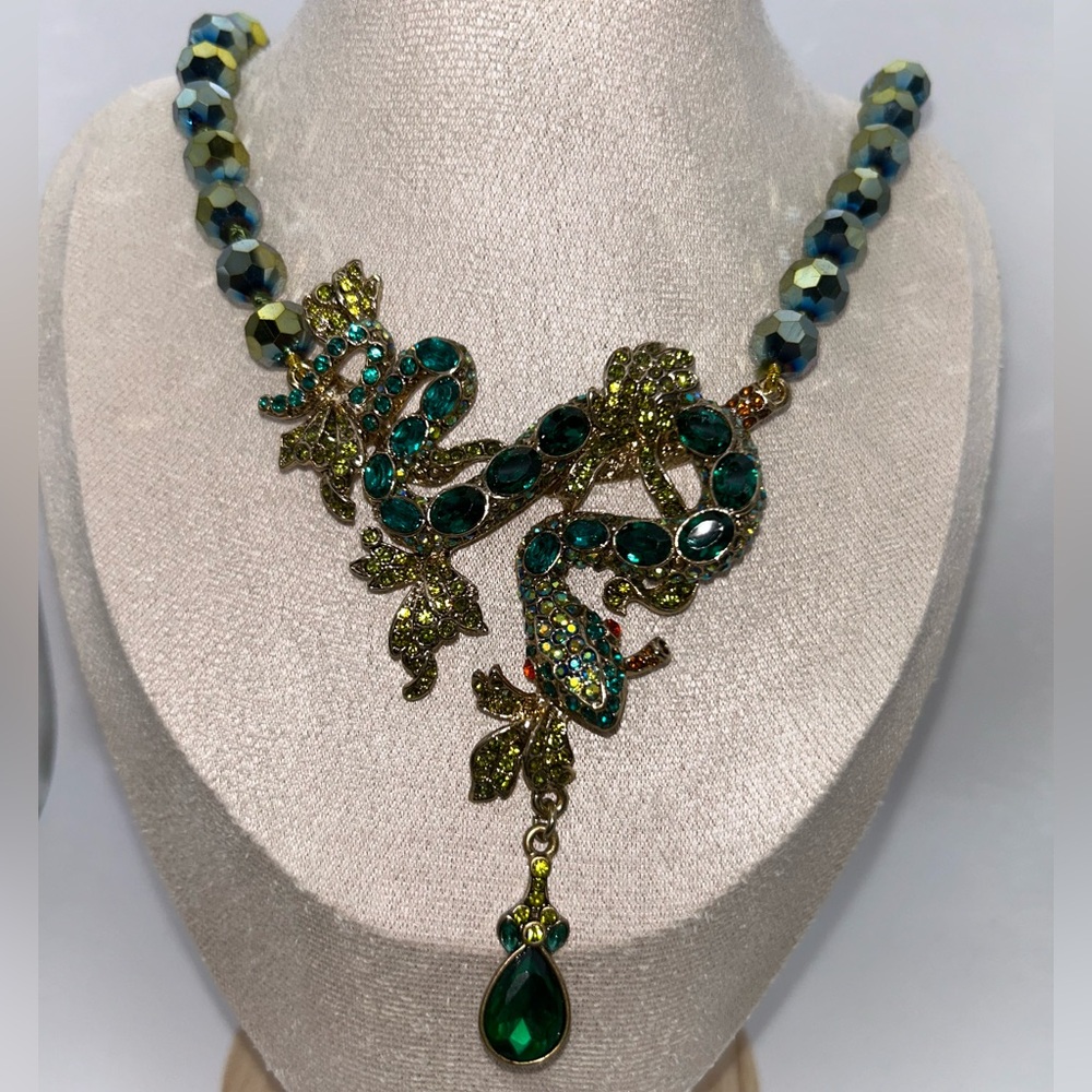 Green snake design necklace